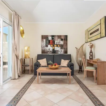Tenerife Family Holiday With Private Heated Pool, Botanical Garden, Bbq & Fast Wifi By Holidays Villa