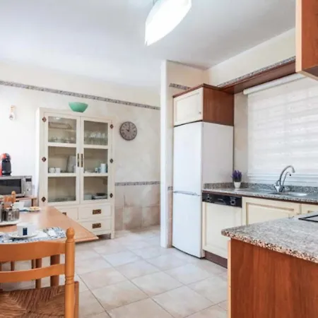 Tenerife Family Holiday With Private Heated Pool, Botanical Garden, Bbq & Fast Wifi By Holidays Vila Costa Adeje (Tenerife)